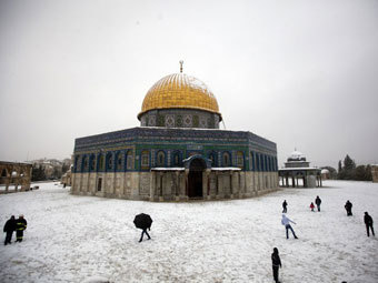 Заснеженный Иерусалим. Фото: Ahmad Gharabli / ©AFP
