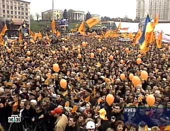 Митинг оппозиции в центре Киева. Кадр НТВ