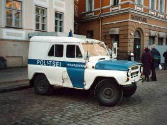 Полицейская машина в Таллинне, фото с сайта koskeloteiskonen.com