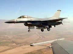 Истребитель F-16, фото с сайта www.hill.af.mil