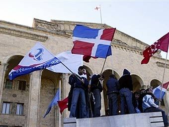       4 .  AFP.
