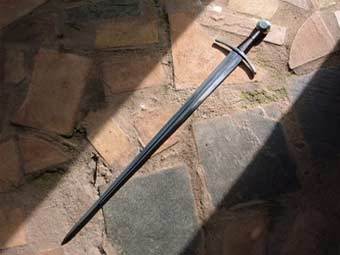    sword-buyers-guide.com