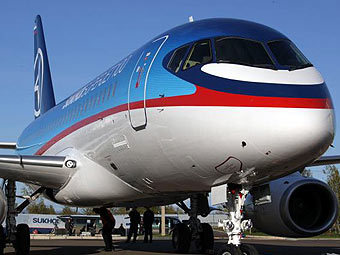 Sukhoi SuperJet-100.    sukhoi.superjet100.com